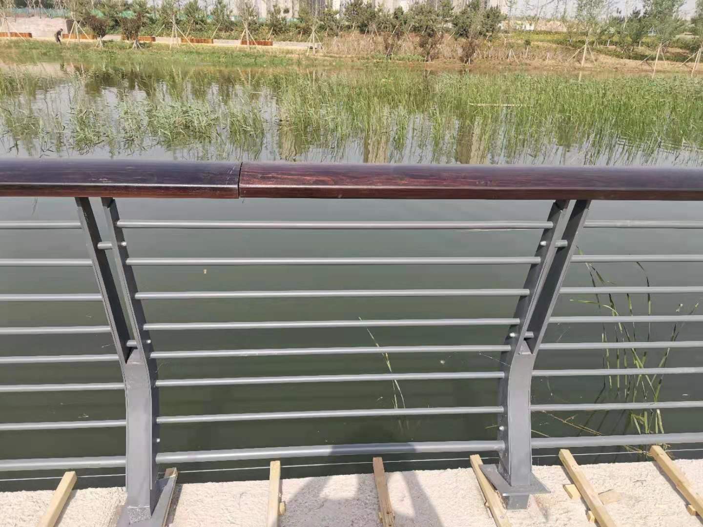 东营市桥梁防撞护栏河道护栏 - 哪里好